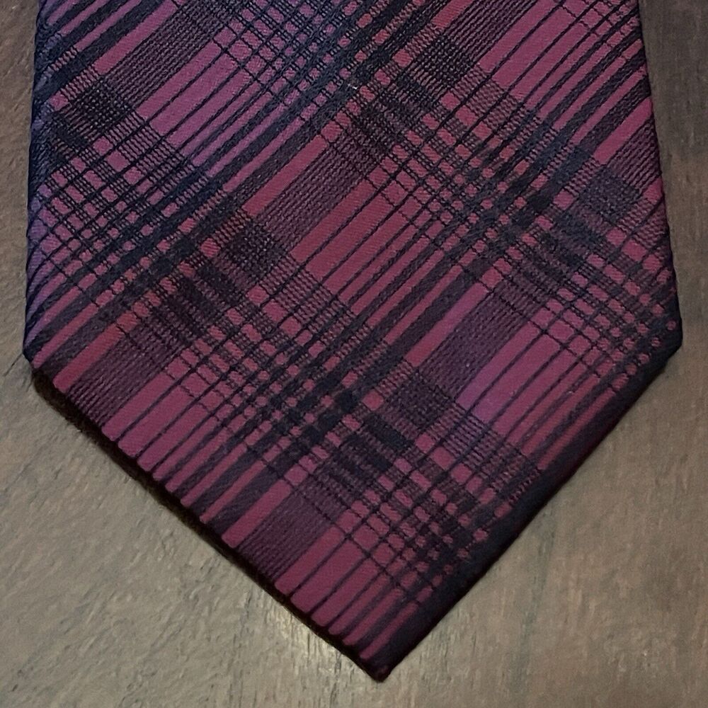 Kenneth Cole Reaction Burgundy 83% Silk 17% Nylon Men’s Neck Tie Made In China ￼